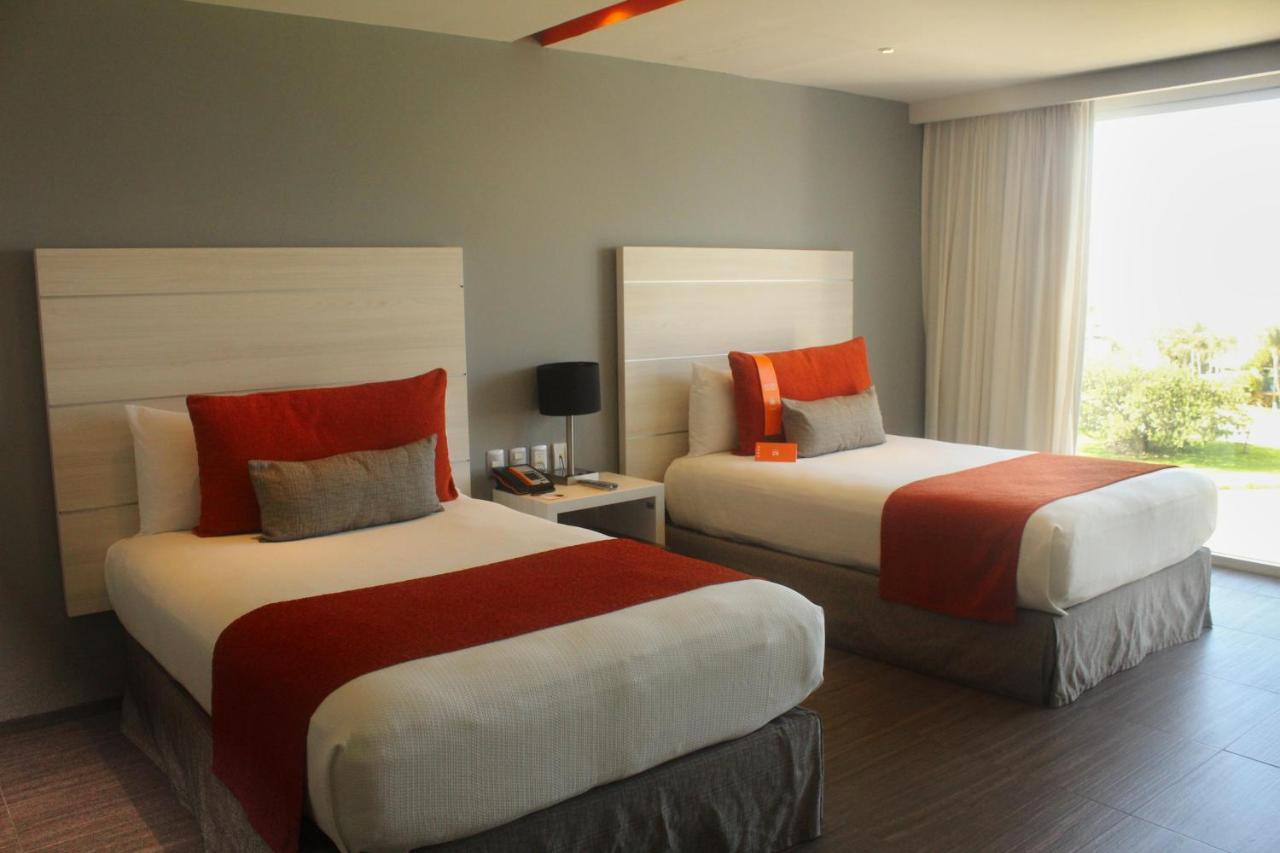 Deluxe Two Beds - Lagoon View