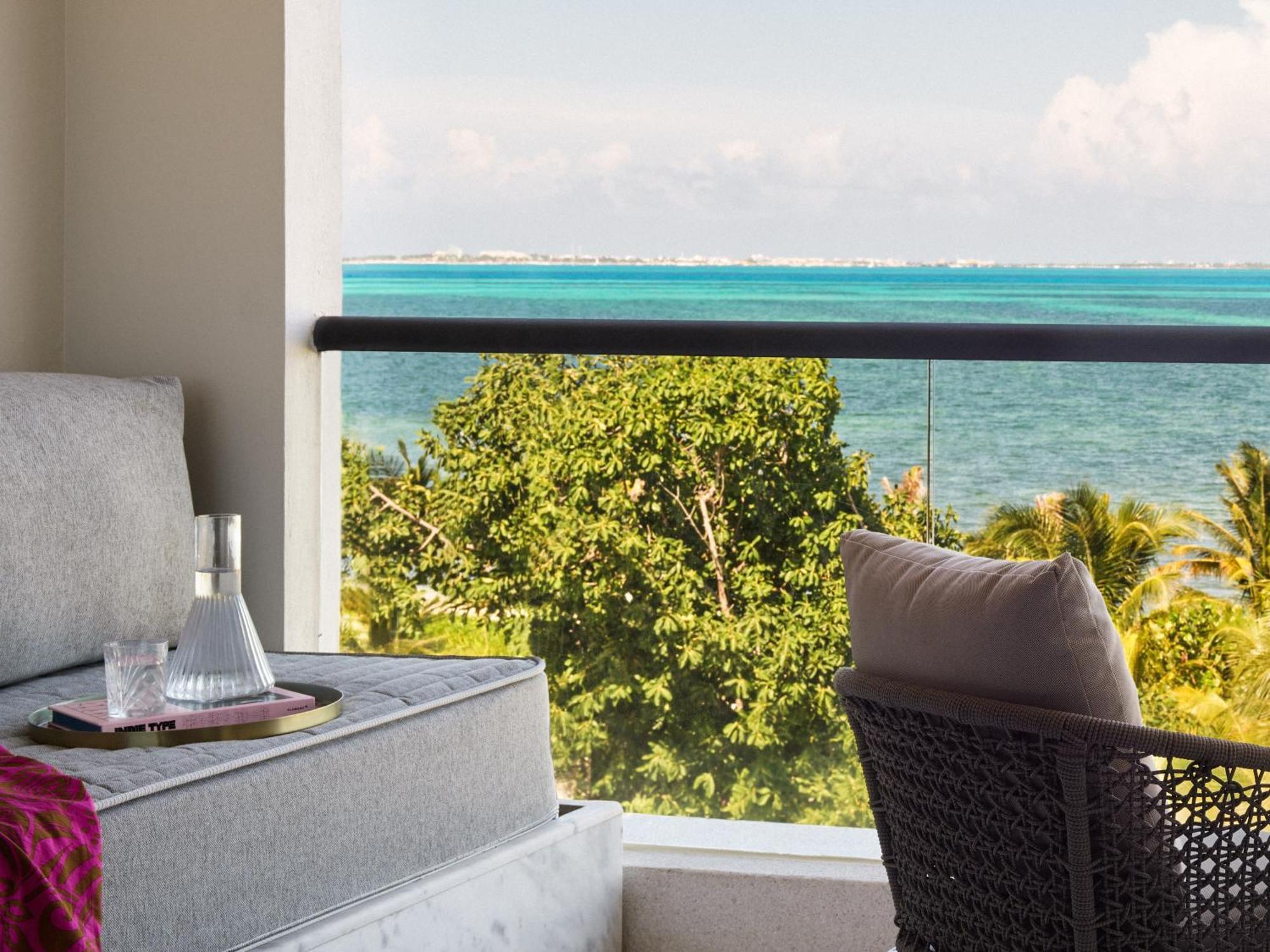Deluxe King Room Ocean View