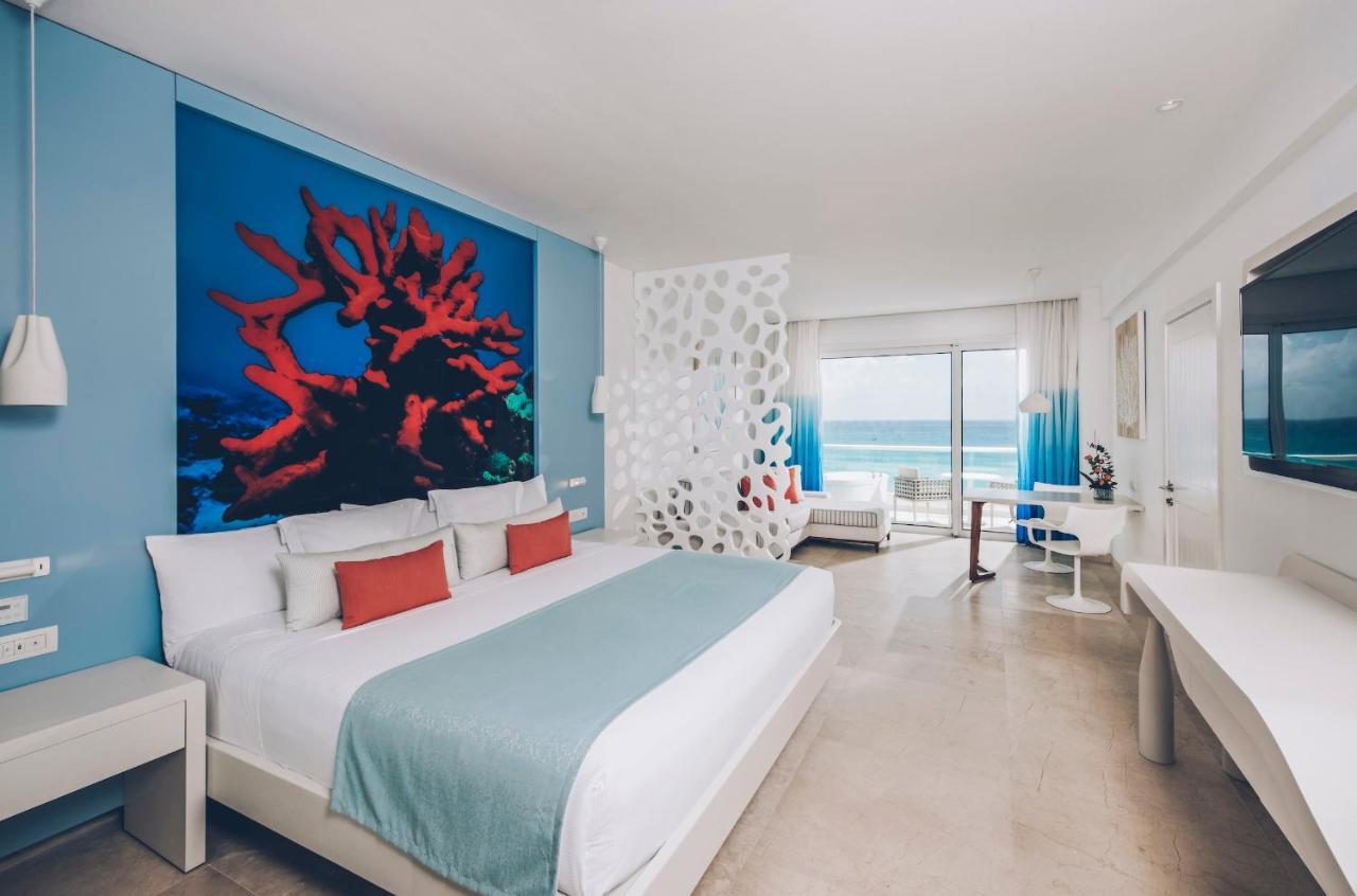 Junior Suite Ocean Front Corner Single Use