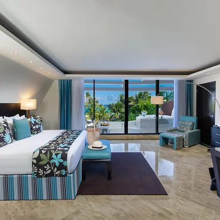 The Pyramid Cancun By Oasis-2