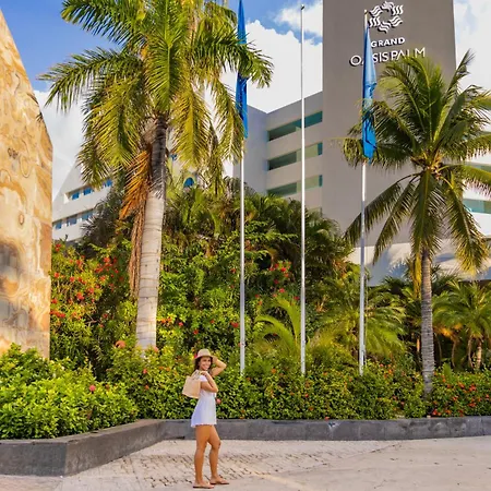 Grand Oasis Palm-2